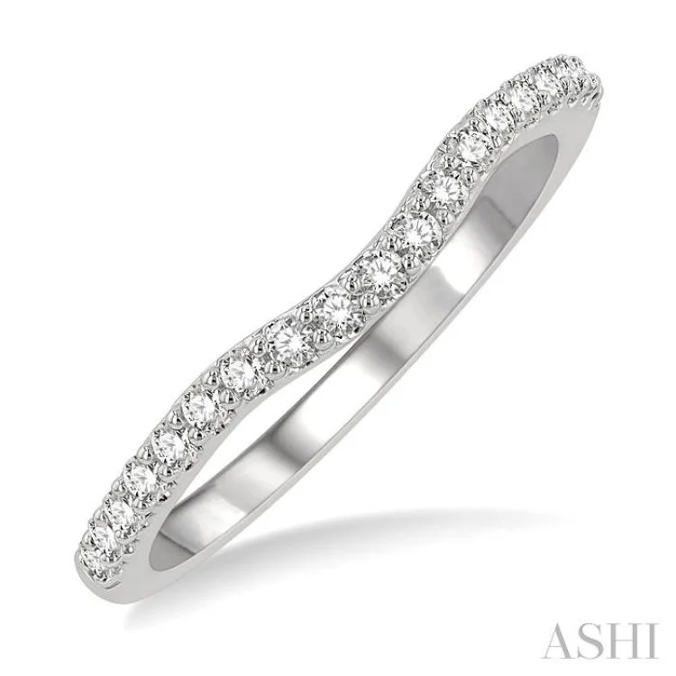 Women’s gold engagement rings-1/4 ctw Curved Round Cut Diamond Wedding Band in 14K White Gold