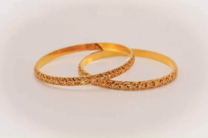 Women’s chunky bangles-21k Gold Leaf motif Bangles