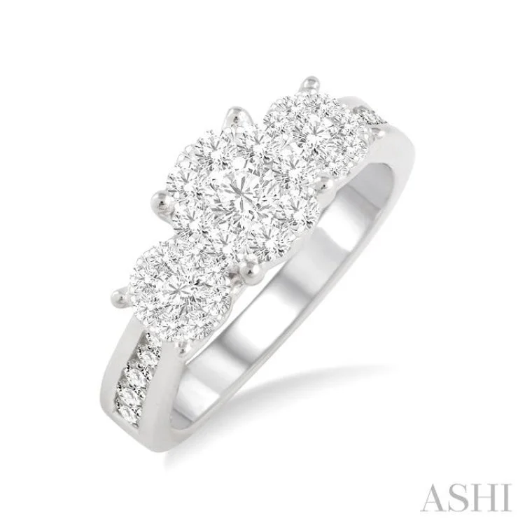 Women’s elegant engagement rings-1/2 Ctw Lovebright Round Cut Diamond Ring in 14K White Gold