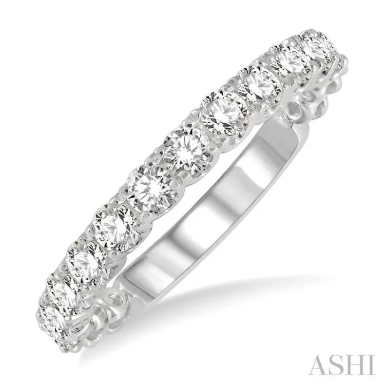 Women’s trendy engagement rings-3/4 ctw Lattice Round Cut Diamond Wedding Band in 14K White Gold