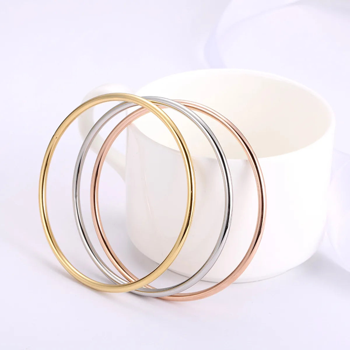 Women’s minimalist bracelet-Simple Style Solid Color Titanium Steel Plating Bangle