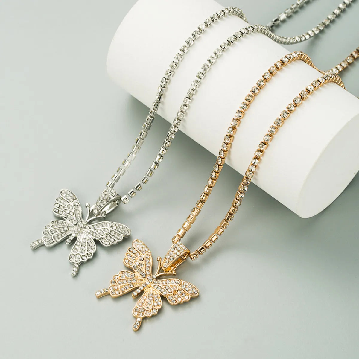 Women’s sparkling gemstone necklace-Modern Style Butterfly Alloy Iron Plating Inlay Rhinestones White Gold Plated Gold Plated Women's Pendant Necklace