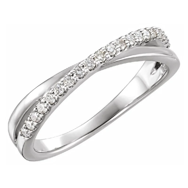 Women’s heart-shaped ring-14K White Gold 1/5 CTW Diamond Criss-Cross Ring for Women