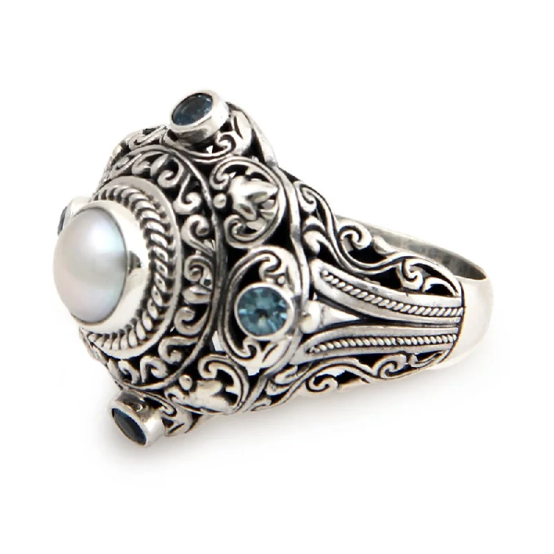 Women’s vintage-inspired ring-Handmade Sterling Silver 'Mahameru' Pearl and Topaz Ring (8 mm) (Indonesia) - White