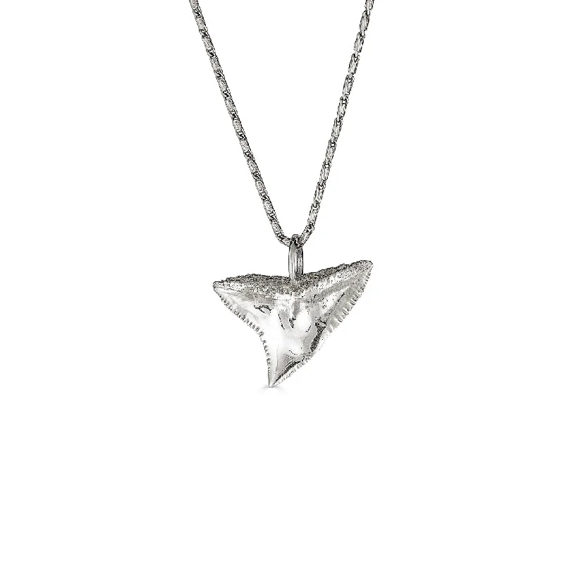 Women’s chunky necklace-Bull Shark Necklace, Silver