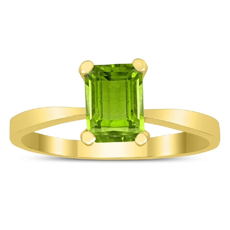 Women’s floral ring-Emerald Shaped 7X5MM Peridot Solitaire Ring in 10K Yellow Gold