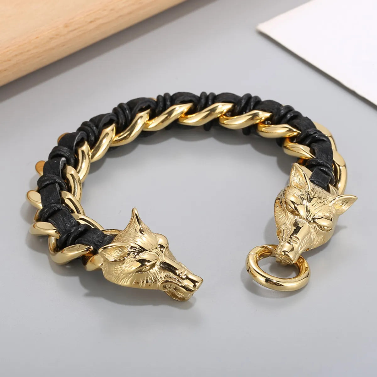 Women’s adjustable bracelet-Fashion Animal Wolf Stainless Steel Leather Braid Bangle